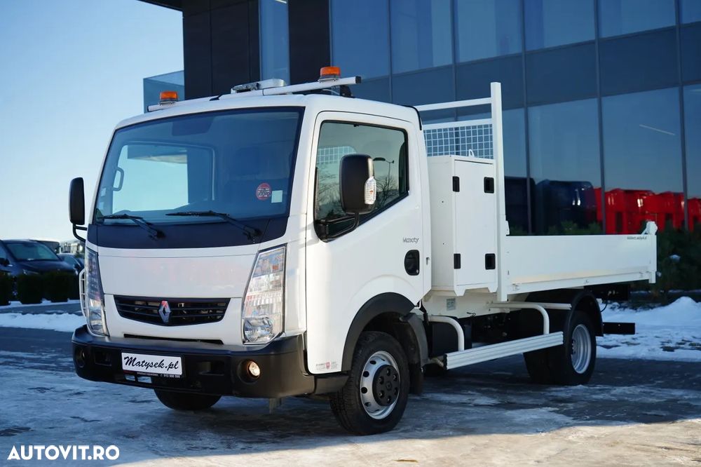 Renault MAXITY 140 / BALATĂ / DOUĂ TRANSPORTURI / MANUALĂ / 3 LOCURI / - 4
