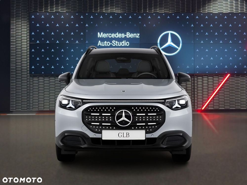 Mercedes-Benz GLB - 9
