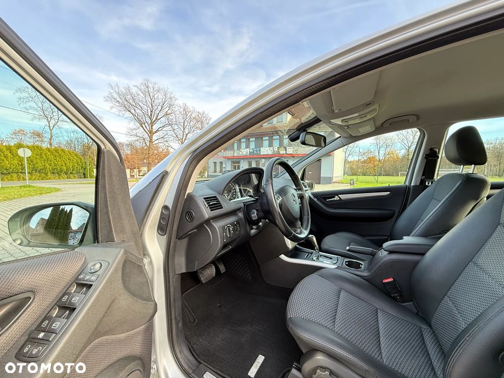 Mercedes-Benz Klasa A 180 CDI Autotronic Avantgarde - 30