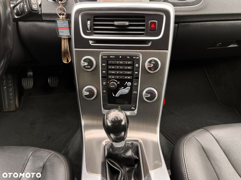 Volvo V60 D3 Momentum - 12