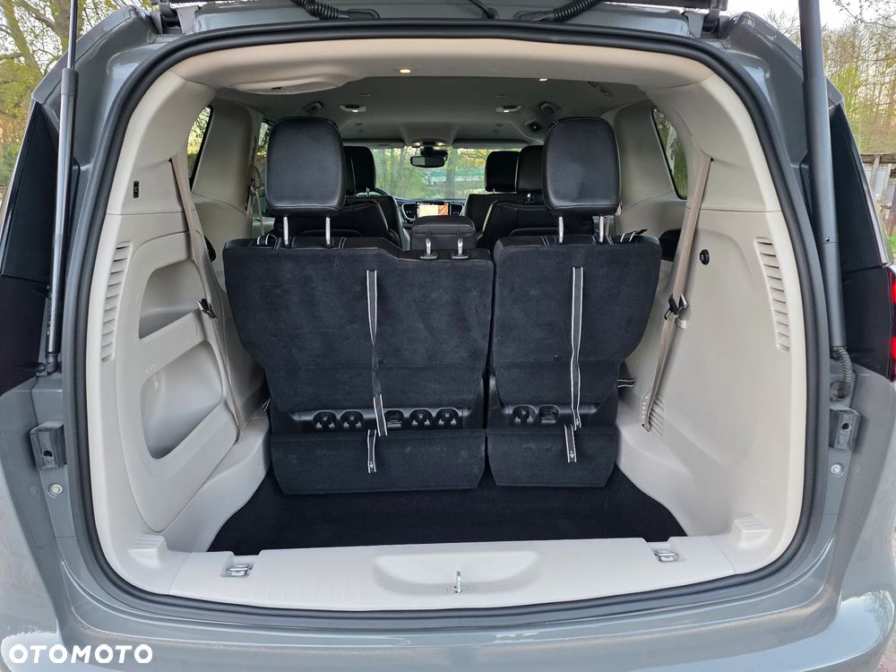 Chrysler Pacifica - 18