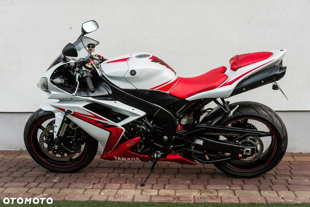 Yamaha R1 - 5