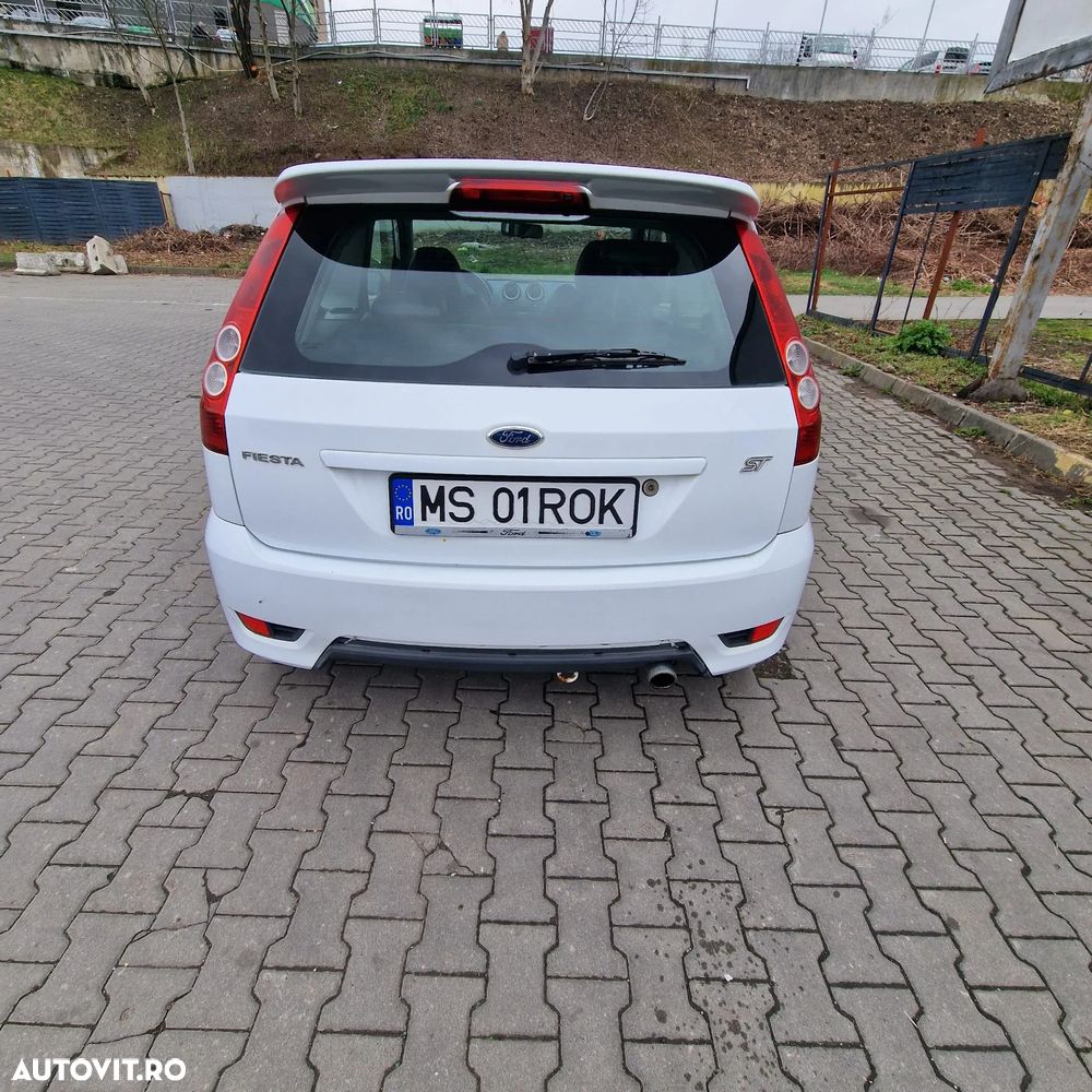 Ford Fiesta 2.0i ST - 7