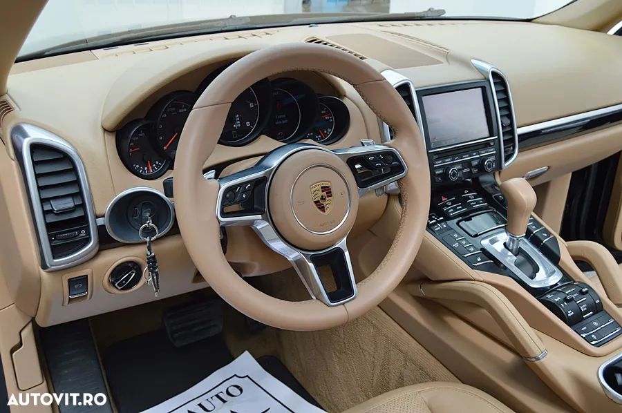 Porsche Cayenne 3.0 L - 33
