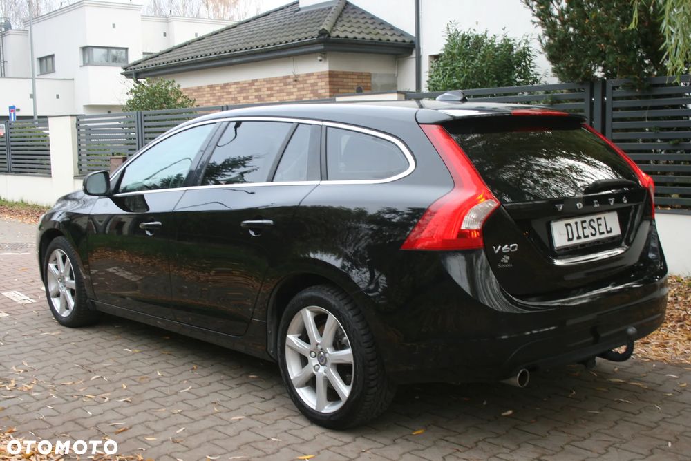 Volvo V60 D3 Drive-E Dynamic Edition (Momentum) - 4