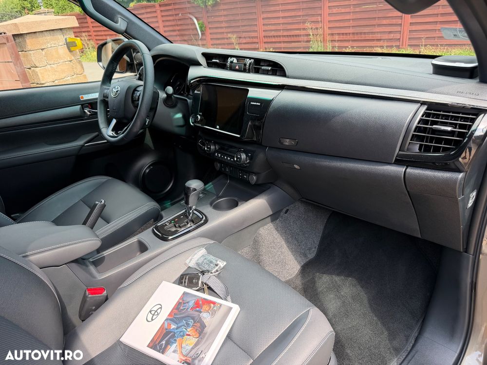 Toyota Hilux 2.8D MHEV Double Cab 6AT AWD Invincible - 8
