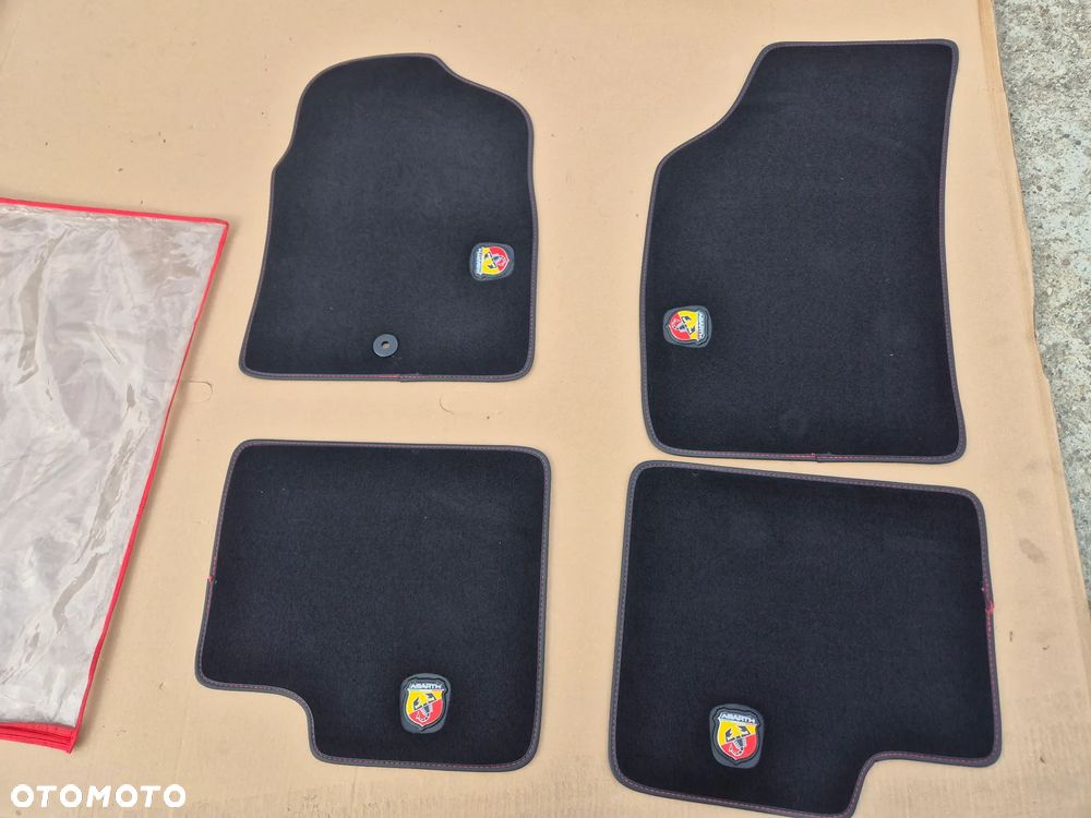 Fiat 500 Abarth komplet dywaników.Anglia.4 elementy - 1