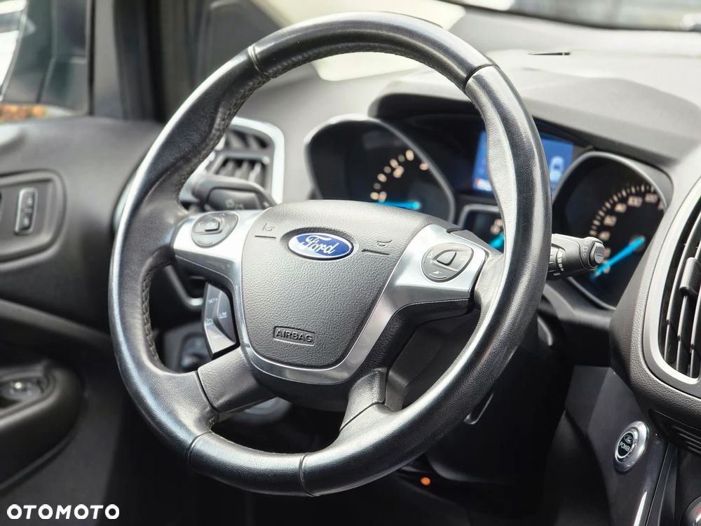 Ford Kuga 2.0 TDCi 4x4 Titanium - 26