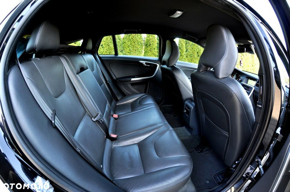 Volvo V60 D3 Summum - 10