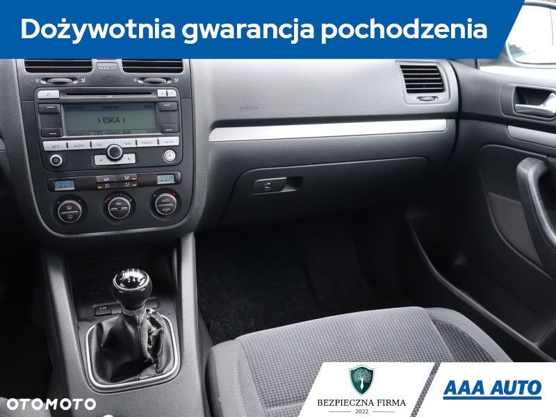 Volkswagen Jetta - 9