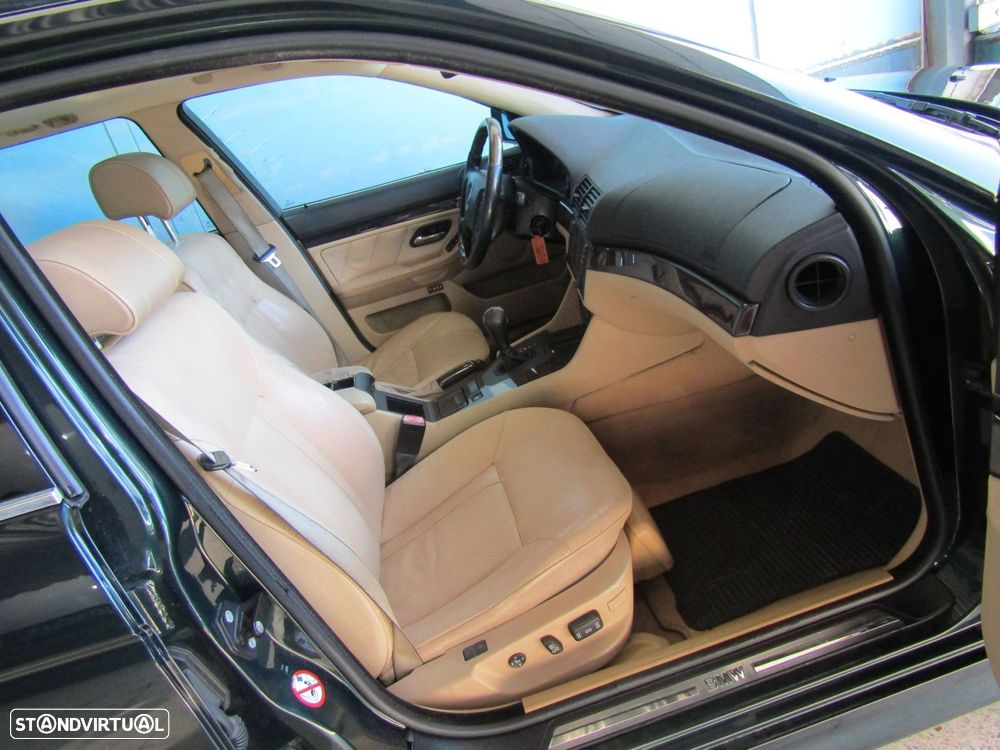 BMW 530 dA Touring — fotografia 12