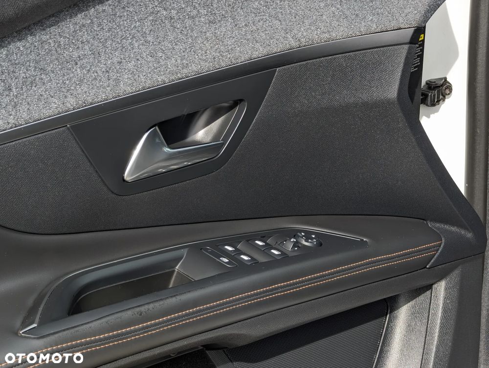 Peugeot 5008 1.6 PureTech GT Line S&S EAT8 - 18