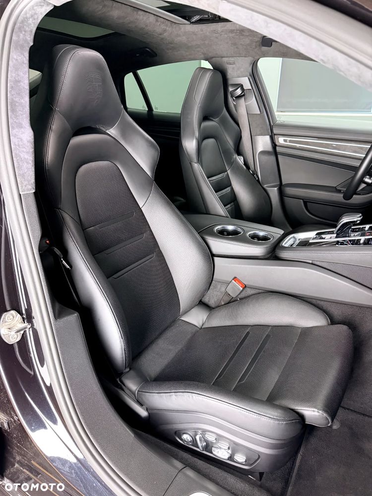 Porsche Panamera Turbo Executive - 25