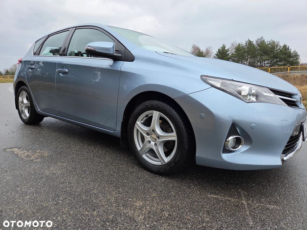 Toyota Auris 1.6 Premium - 3