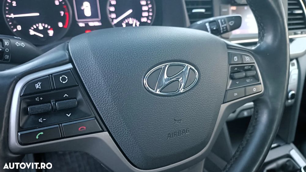 Hyundai Elantra 1.6 MPi Highway - 14