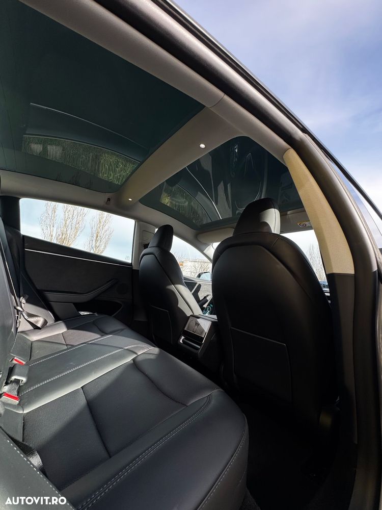 Tesla Model 3 - 6