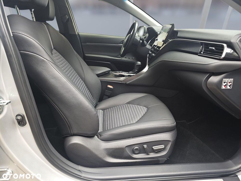 Toyota Camry 2.5 Hybrid Prestige CVT - 11