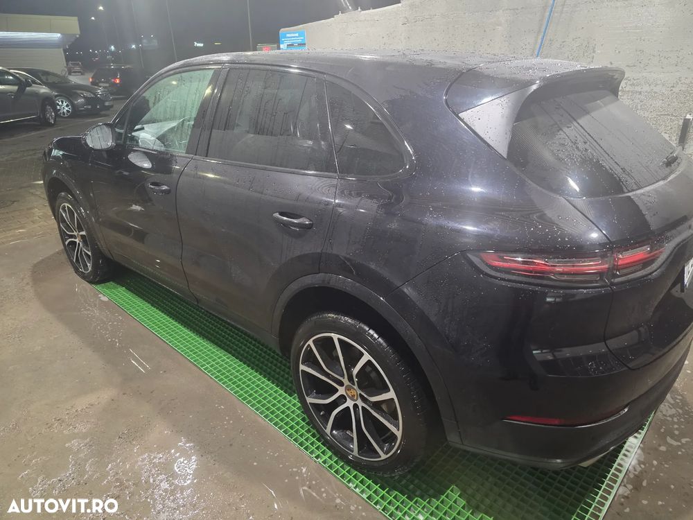 Porsche Cayenne - 14