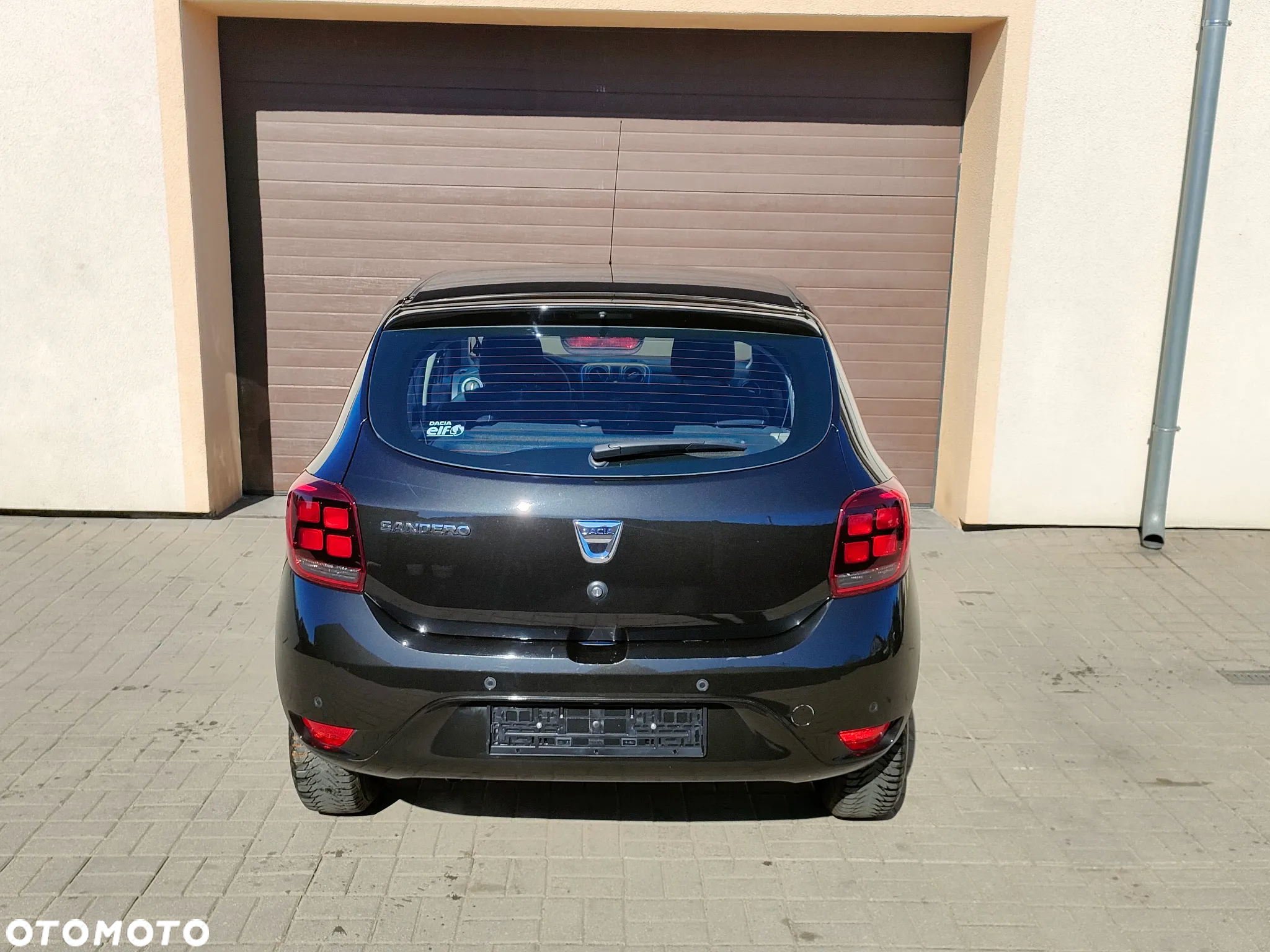 Dacia Sandero 1.2 16V 75 Laureate - 27