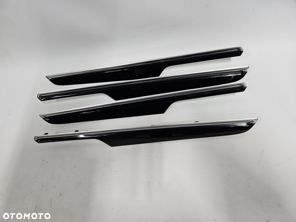 Porsche macan listwy ozdobne wnętrza dekory piano black czarne drzwi - 2