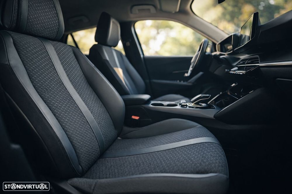 Peugeot e-2008 50 kWh Allure - 29