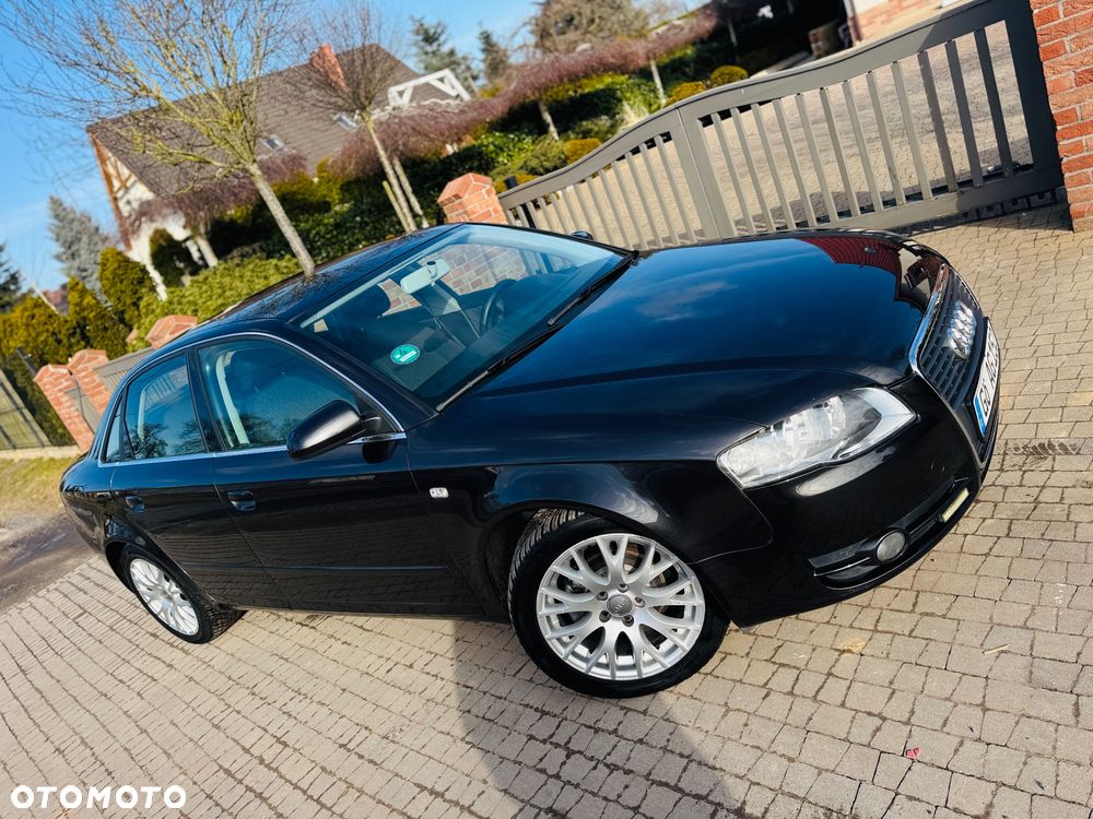 Audi A4 Limousine - 4