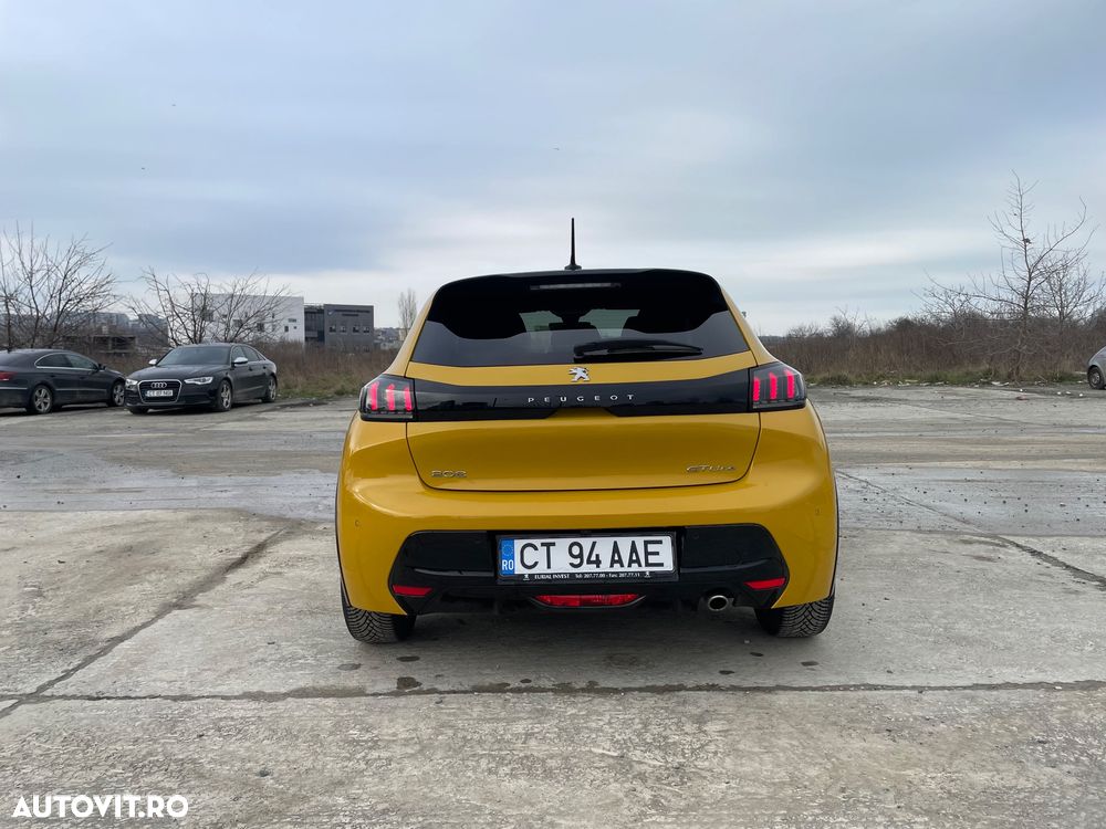 Peugeot 208 1.2 L PureTech STT EAT8 GT Line - 4
