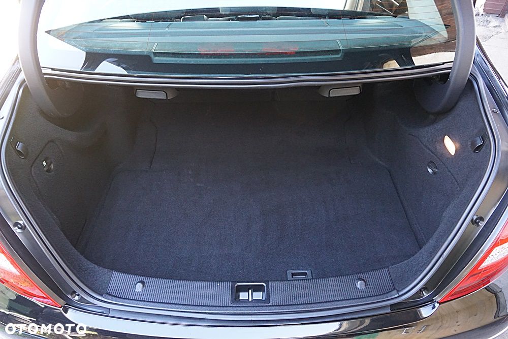 Mercedes-Benz Klasa C 180 BlueEFFICIENCY Elegance - 34