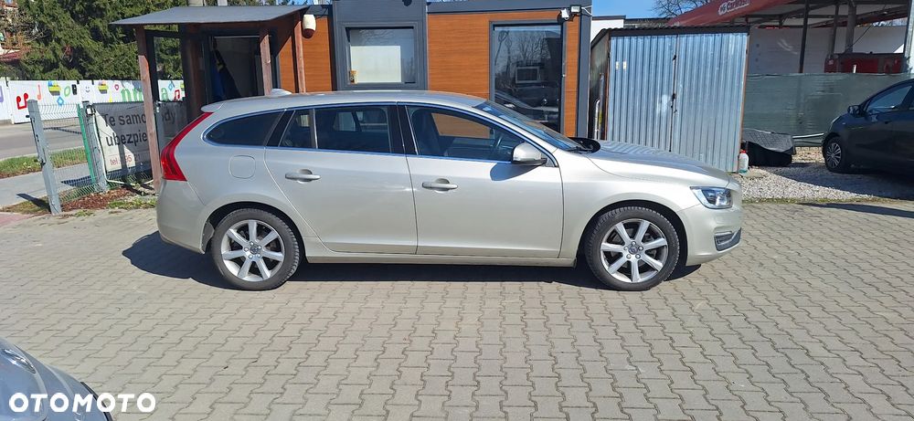 Volvo V60 T3 Drive-E Momentum - 4