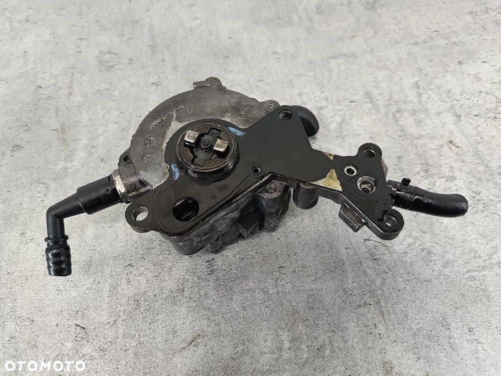 POMPA VACUM VW TOURAN I 038145209C BOSCH 1.9 TDI - 4