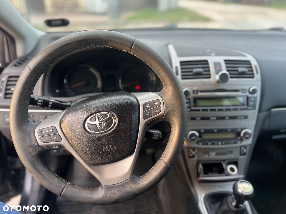 Toyota Avensis 2.0 D-4D Premium - 11