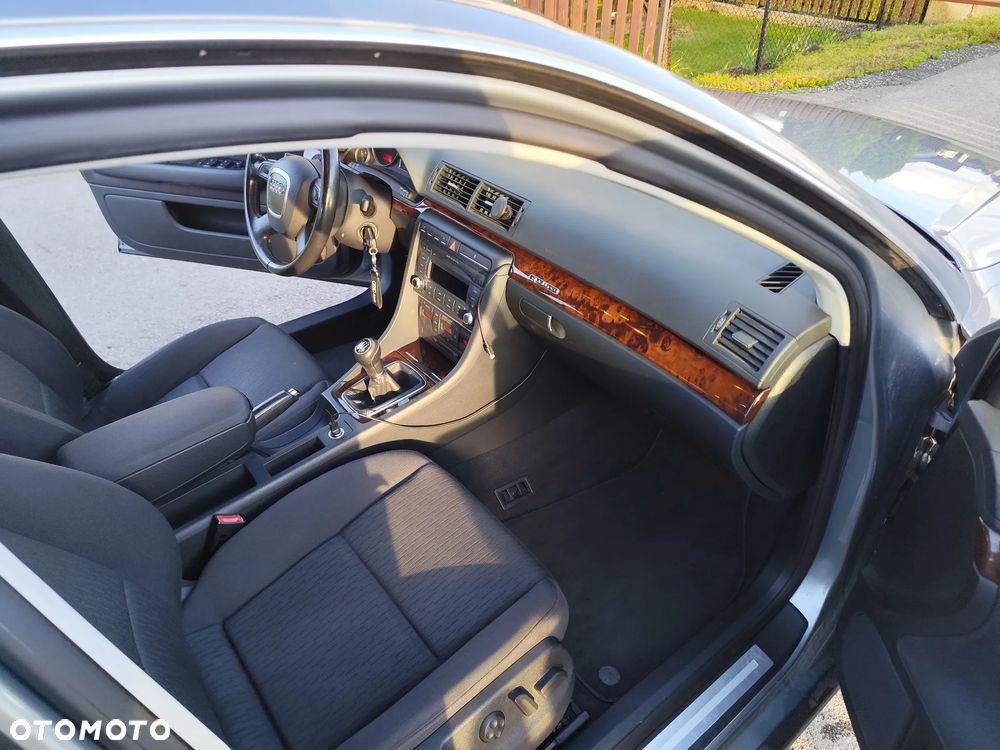 Audi A4 Limousine - 9