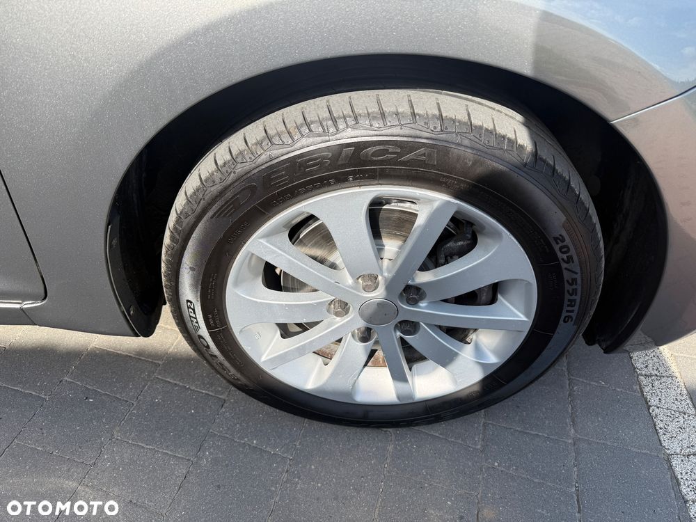 Kia Carens 1.7 CRDi L - 7