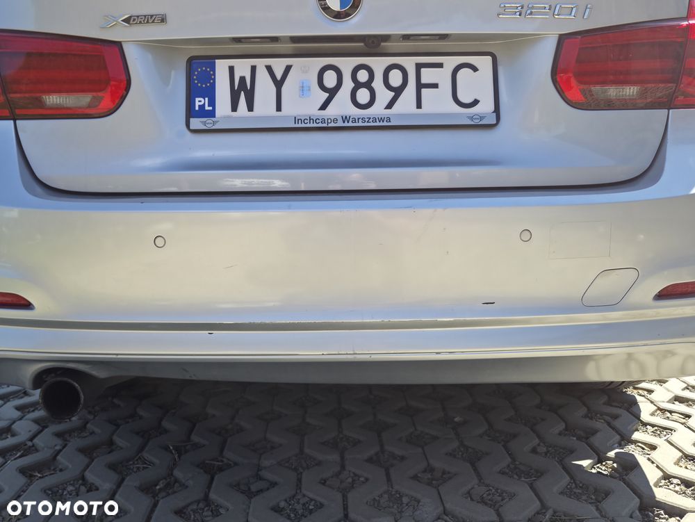 BMW Seria 3 320i xDrive - 14