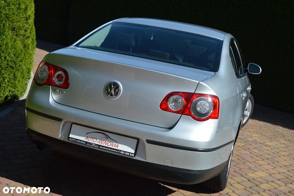 Volkswagen Passat 1.6 Trendline - 3