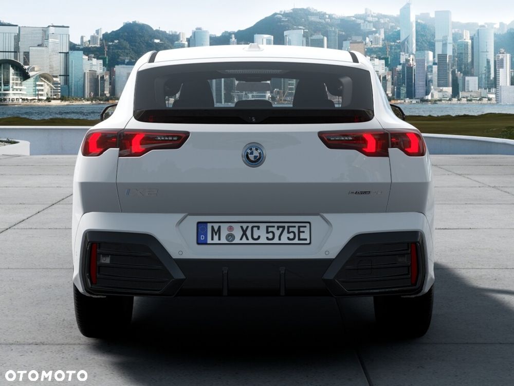 BMW iX2 eDrive20 - 5