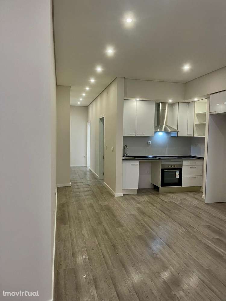 Apartamento T2 93m2 pronto habitar - Grande imagem: 2/34