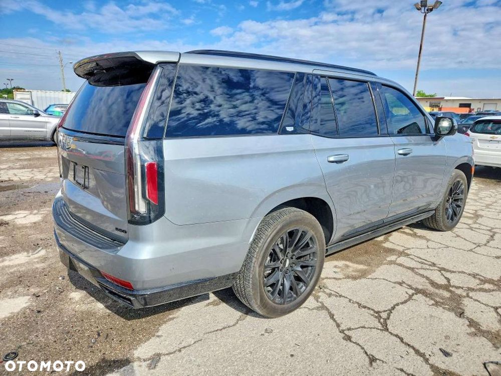Cadillac Escalade - 4