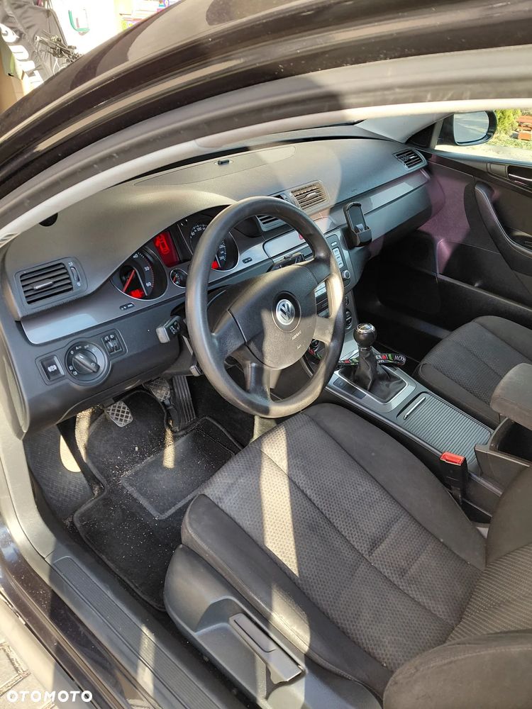 Volkswagen Passat 2.0 TDI Comfortline - 4