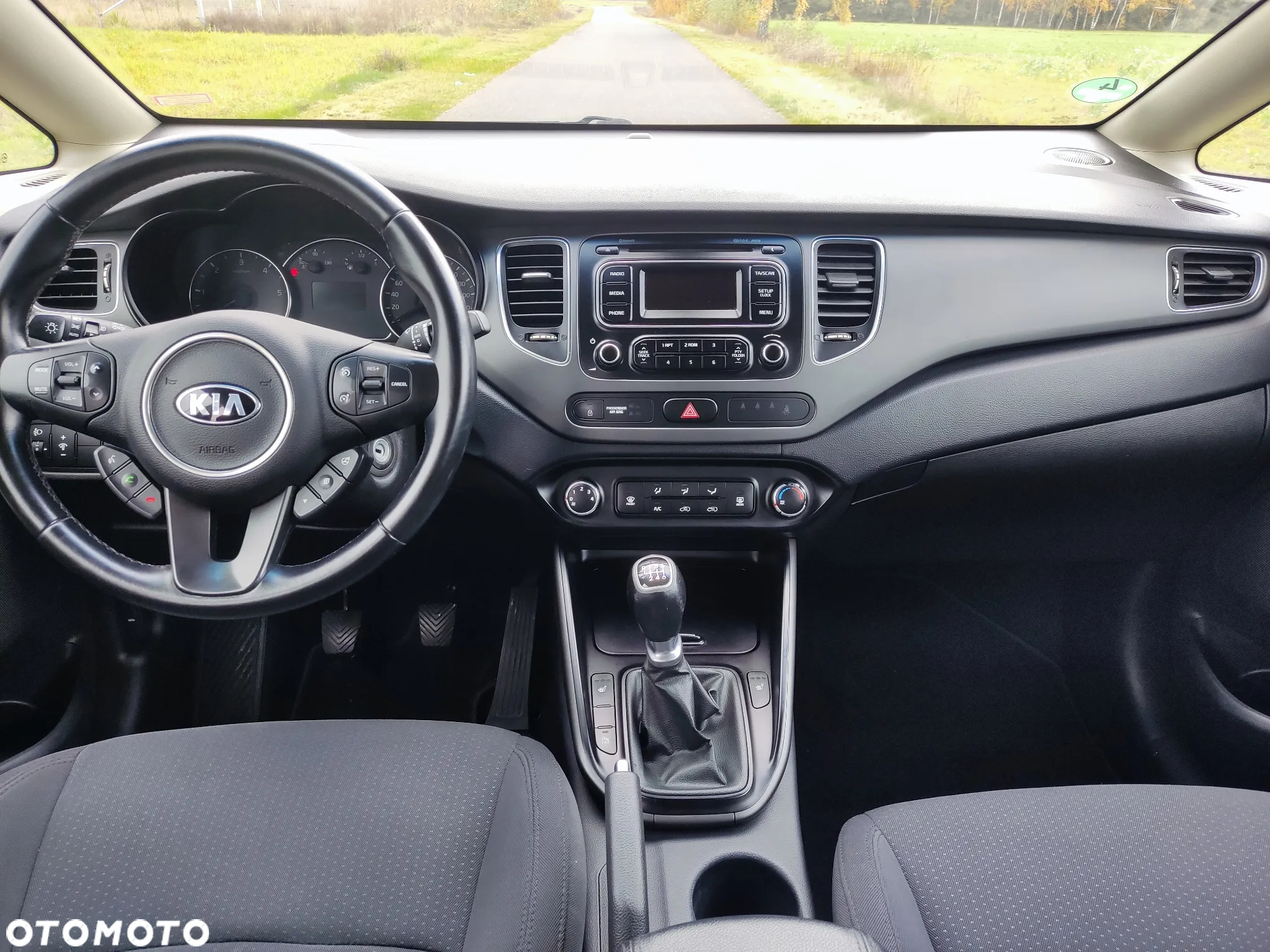 Kia Carens 1.7 CRDi 136 Dream Team Edition - 12