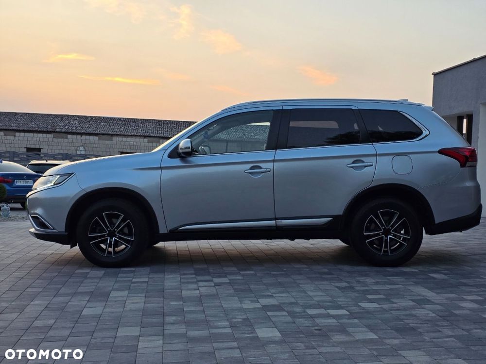 Mitsubishi Outlander - 3