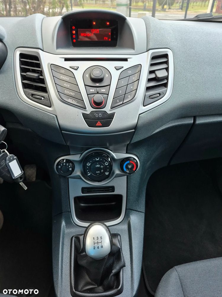 Ford Fiesta 1.25 SYNC Edition - 19