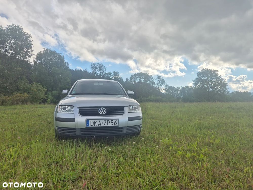 Volkswagen Passat 1.6 Exclusive - 3