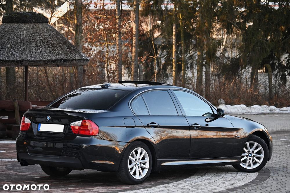 BMW Seria 3 318d DPF Edition Sport - 17