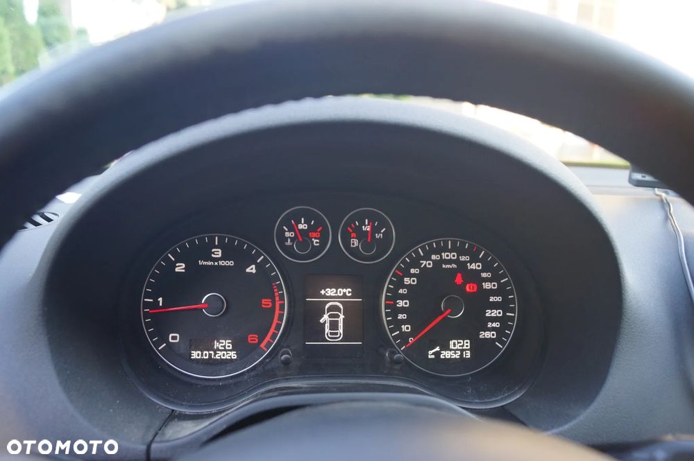 Audi A3 3-drzwiowe 2.0 TDI Attraction - 9