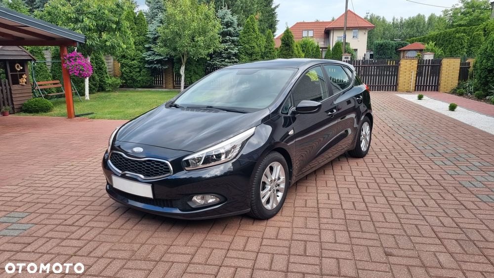 Kia Ceed 1.6 GDI Dream-Team Edition - 1
