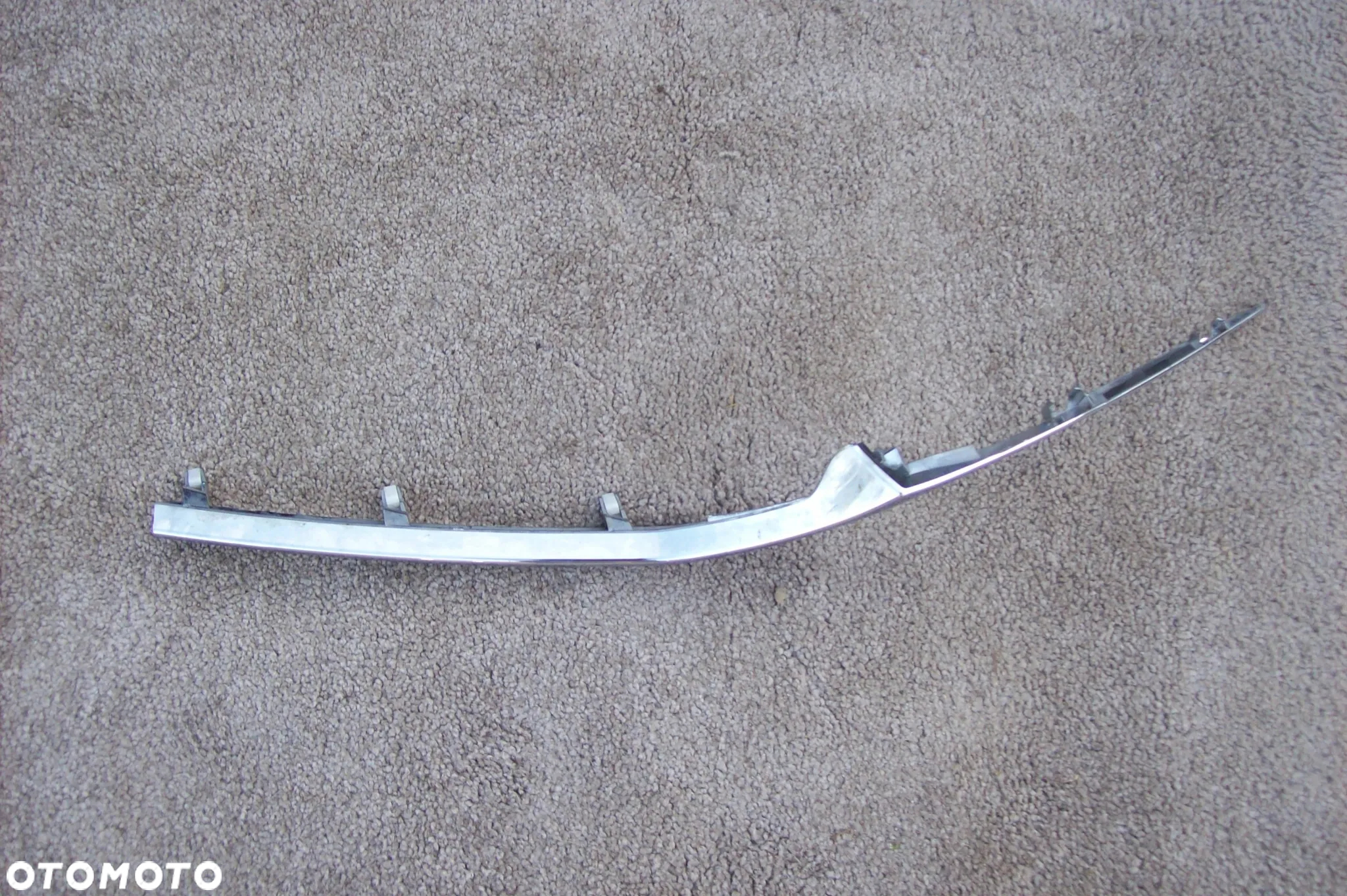 CHROM ATRAPY PRAWY HONDA CR-V ROK 17+ - 2