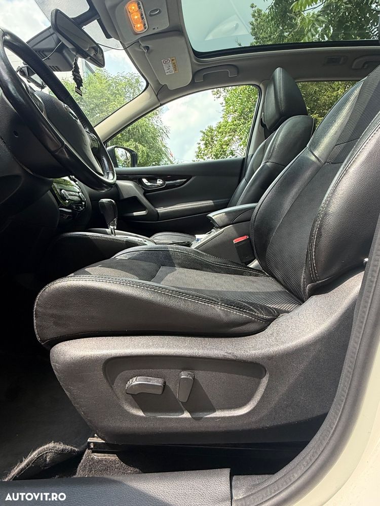 Nissan Qashqai 1.6 DCI Xtronic TEKNA - 26