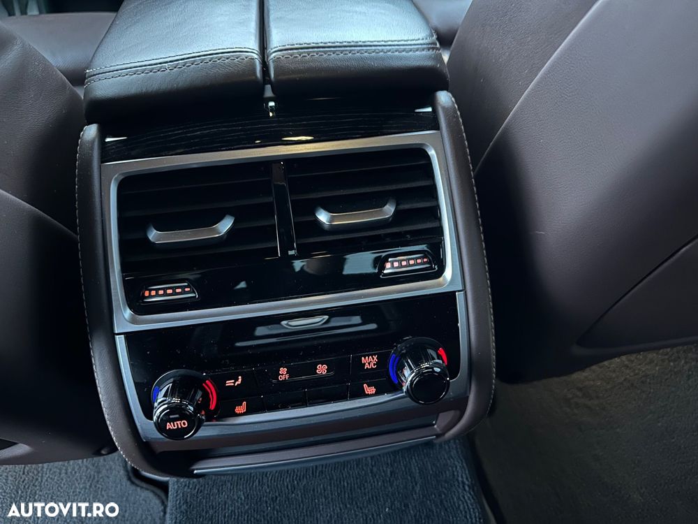 BMW Seria 7 730d xDrive MHEV - 14
