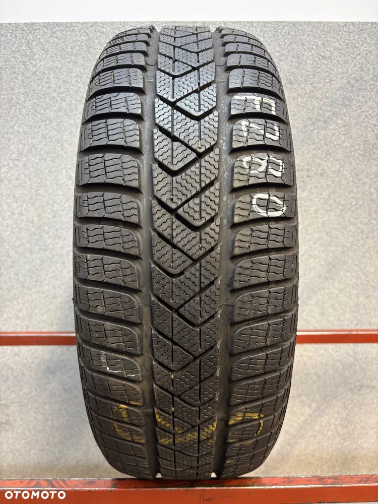 1 OPONA ZIMOWA PIRELLI 215/60/16  95H - 1